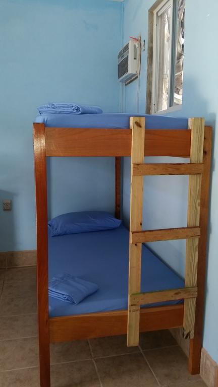 Go Slow Guesthouse Caye Caulker Esterno foto