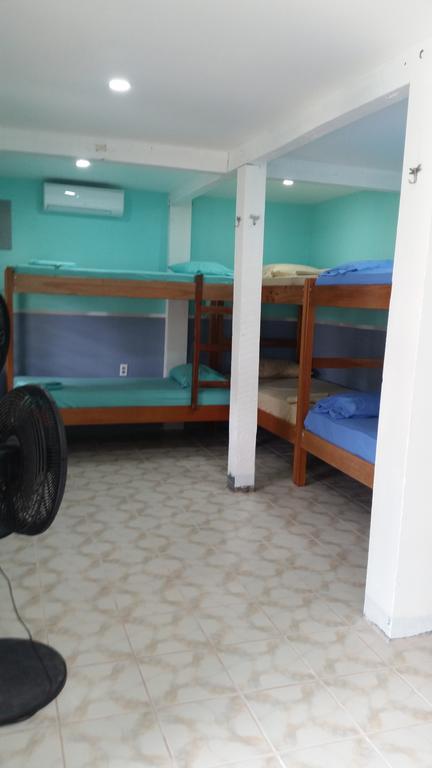 Go Slow Guesthouse Caye Caulker Esterno foto